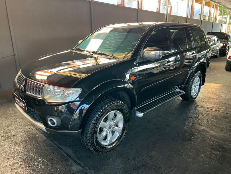 Mitsubishi Pajero DAKAR 3.2 4x4 T.I. Dies. 5p Aut.