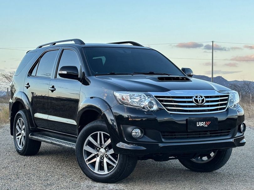 Toyota Hilux SW4 SRV D4-D 4x4 3.0 TDI Dies. Aut