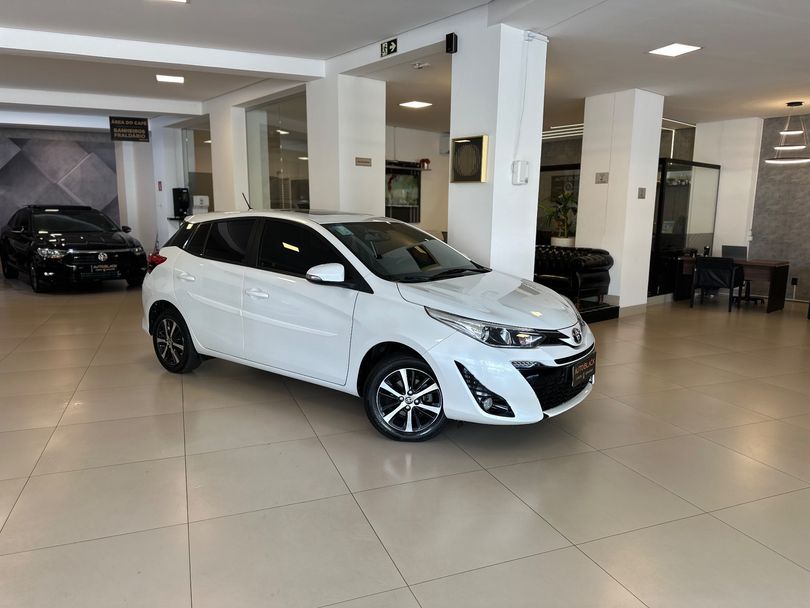 Toyota YARIS XLS Connect 1.5 Flex 16V 5p Aut.