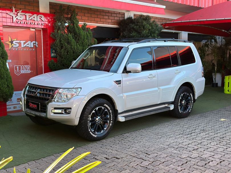 Mitsubishi Pajero HPE Full 3.2 4x4 T.I.Dies. 5p Aut