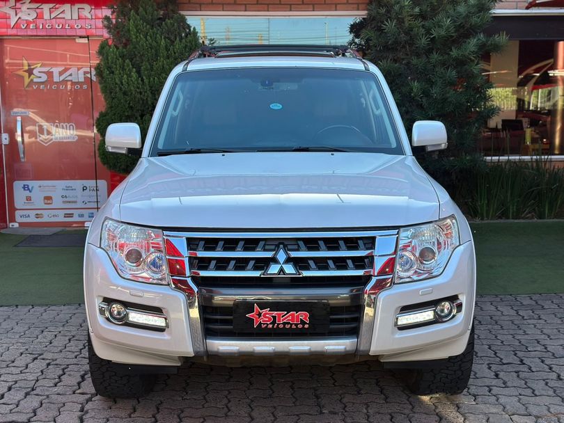 Mitsubishi Pajero HPE Full 3.2 4x4 T.I.Dies. 5p Aut