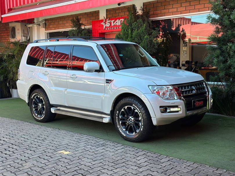 Mitsubishi Pajero HPE Full 3.2 4x4 T.I.Dies. 5p Aut