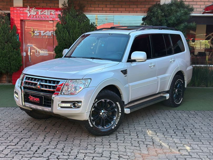 Mitsubishi Pajero HPE Full 3.2 4x4 T.I.Dies. 5p Aut