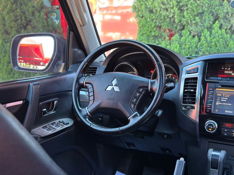 Mitsubishi Pajero HPE Full 3.2 4x4 T.I.Dies. 5p Aut