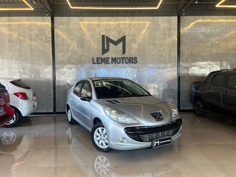 Peugeot 207 Sedan Passion XR 1.4 Flex 8V 4p