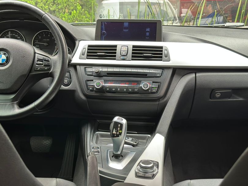 BMW 320iA 2.0 Turbo/ActiveFlex 16V/GP  4p