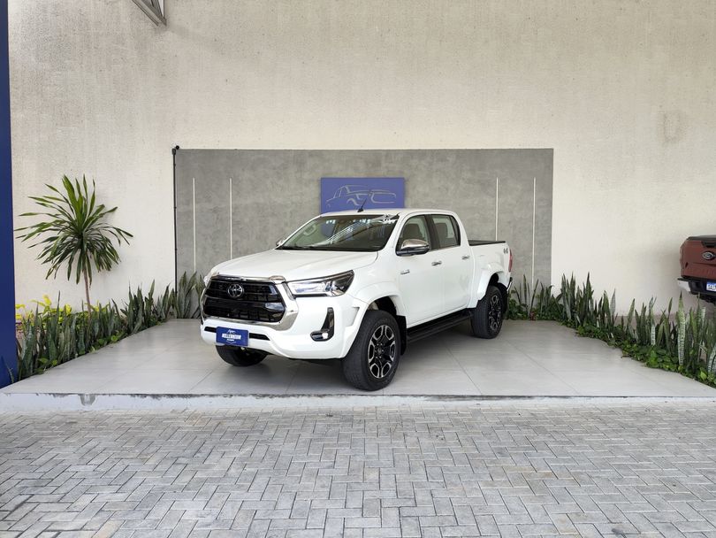 Toyota Hilux CD SRX Plus 4x4 2.8 TDI Die. Aut.