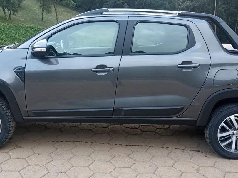 Fiat Strada Volcano 1.3 Flex 8V CD