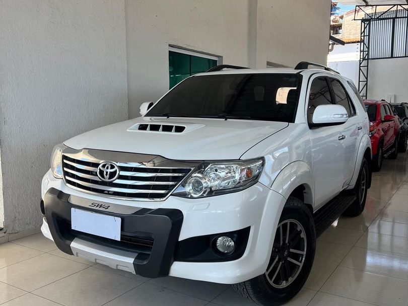 Toyota Hilux SW4 SRV D4-D 4x4 3.0 TDI Dies. Aut