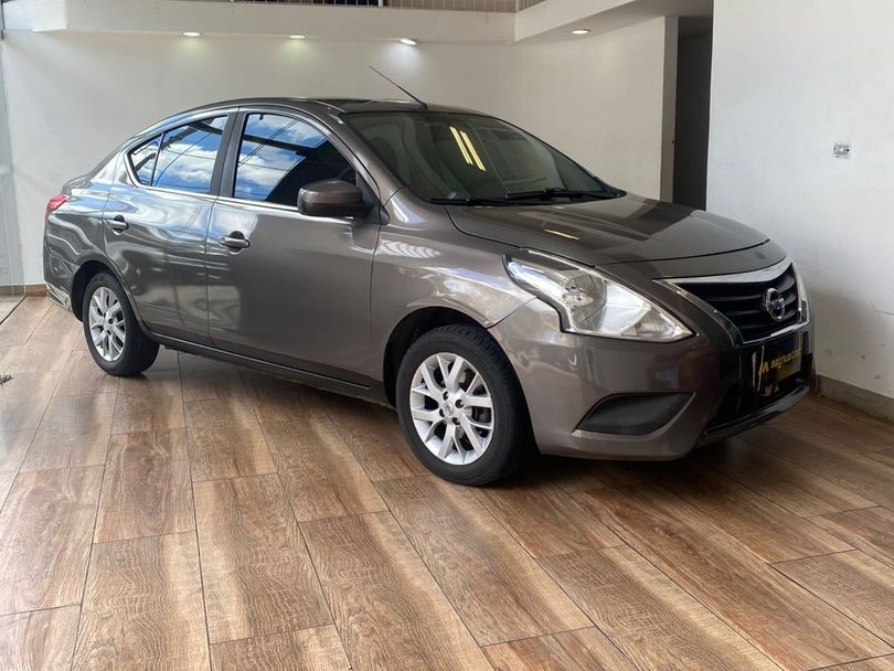 Nissan VERSA SV 1.6 16V FlexStart 4p Aut.