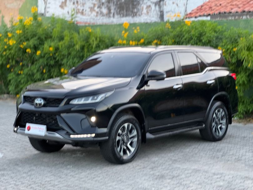 Toyota Hilux SW4 Diamond 2.8 TB 4x4 Die. Aut.