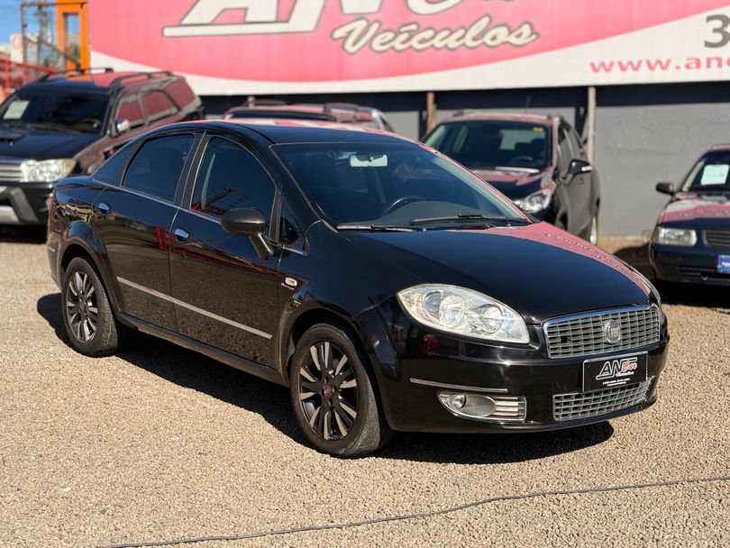 Fiat LINEA ESSENCE Dualogic 1.8 Flex 16V 4p