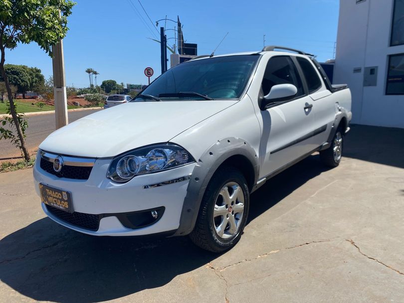 Fiat Strada Trekking 1.6 16V Flex CE