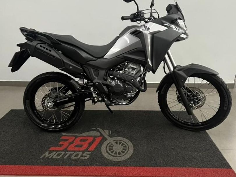 Honda XRE 300 SAHARA