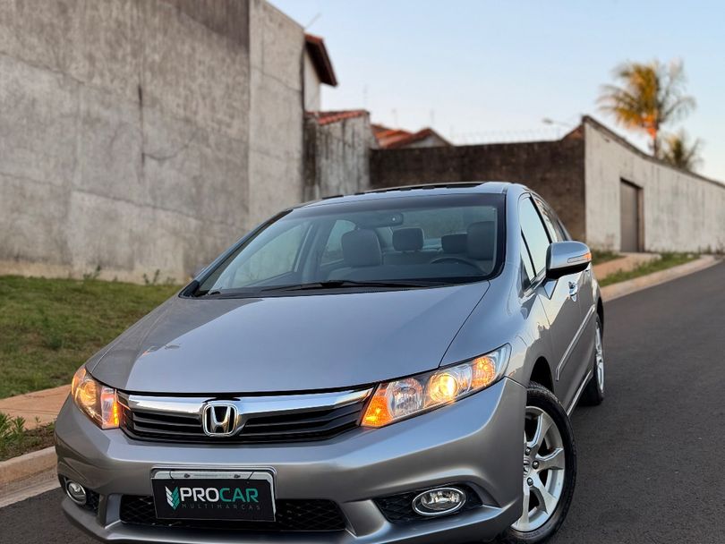 Honda Civic Sedan EXS 1.8/1.8 Flex 16V Aut. 4p