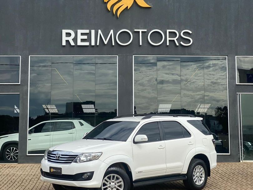 Toyota Hilux SW4 SR 4x2 2.7/ 2.7 Flex 16V Aut.