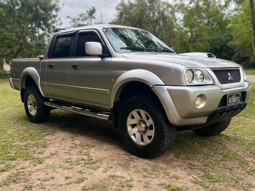 Mitsubishi L200 Sport HPE 2.5 4x4 CD DTI Dies. Mec.