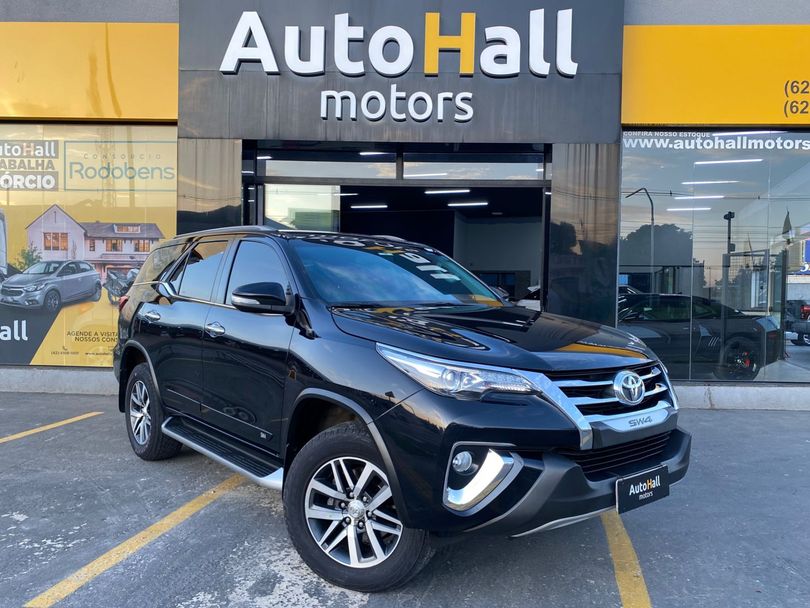 Toyota Hilux SW4 SRX 4x4 2.8 TDI 16V Dies. Aut.