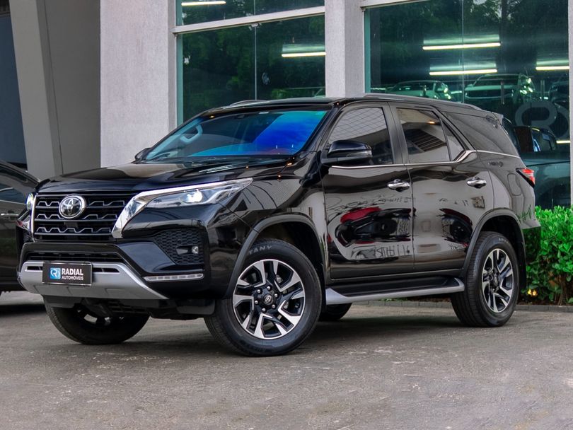 Toyota Hilux SW4 SRX 4x4 2.8 TDI 16V Dies. Aut.