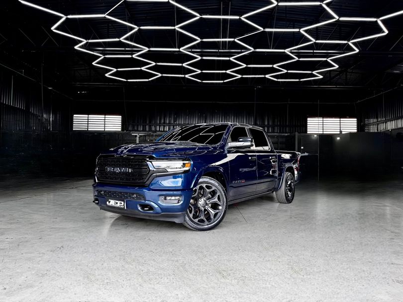 RAM 1500 LIMITED NIGHT EDITION 5.7 4x4 Aut.