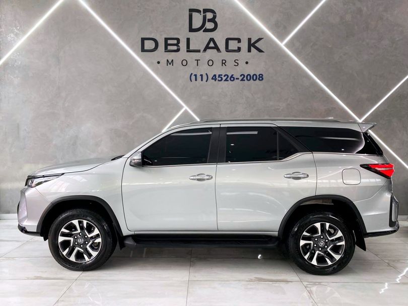 Toyota Hilux SW4 SRX Plat. 4x4 2.8 TB Die. Aut.