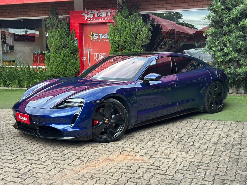 Porsche Taycan 4S (Elétrico)