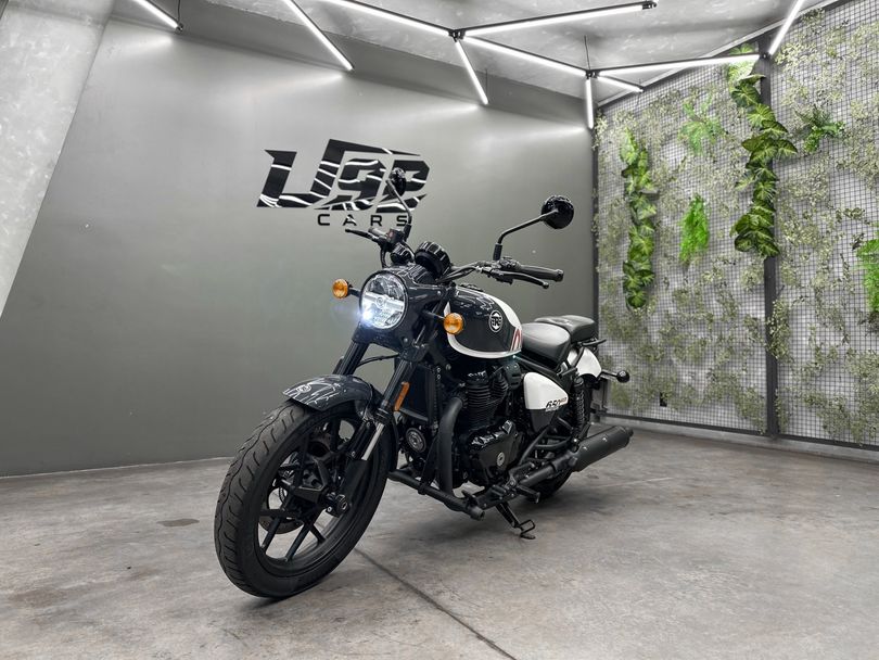 Royal Enfield Shotgun 650 Mid