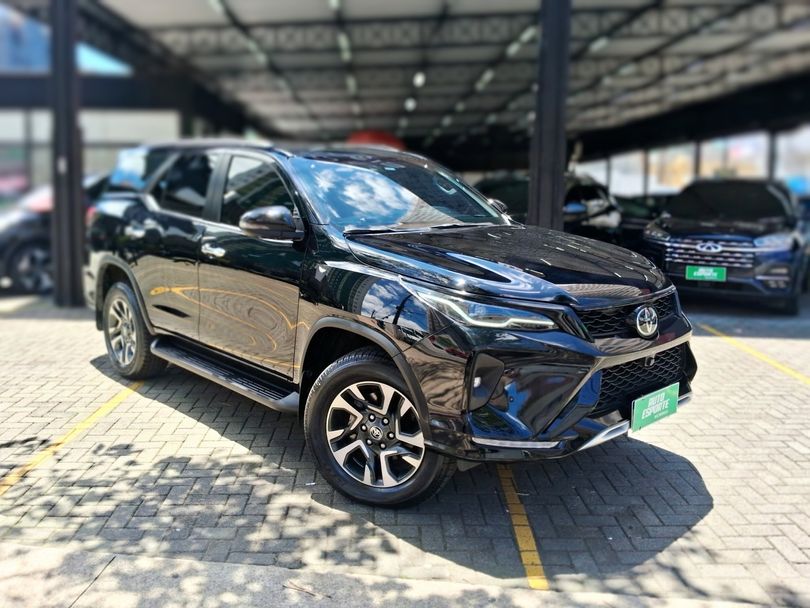 Toyota Hilux SW4 SRX Plat. 4x4 2.8 TB Die. Aut.