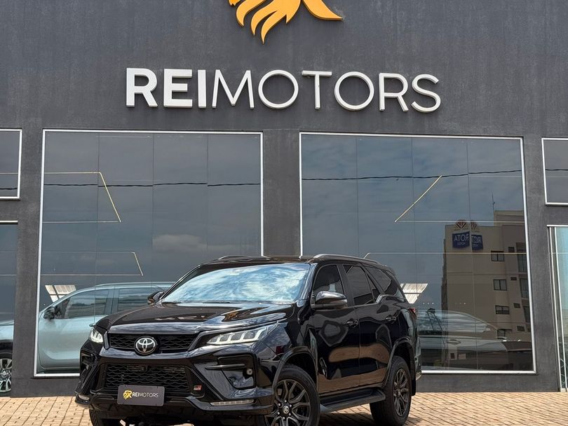 Toyota Hilux SW4 GRS 2.8 TB 4x4 Diesel Aut.