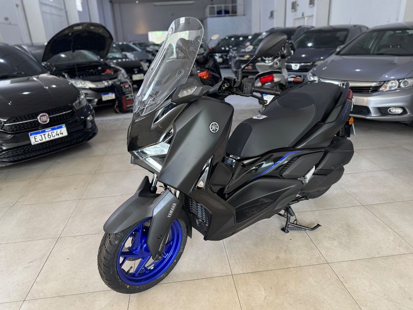 YAMAHA XMAX 300 CONNECTED 