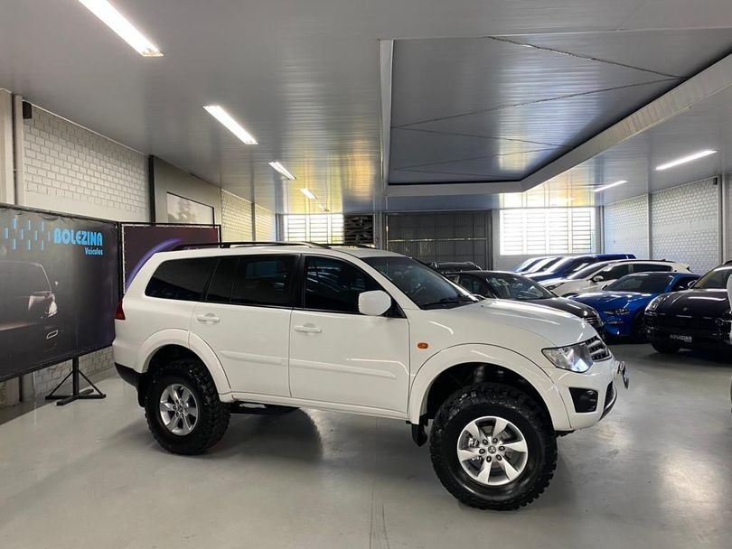 Mitsubishi Pajero DAKAR 3.2 4x4 T.I. Dies. 5p Mec.