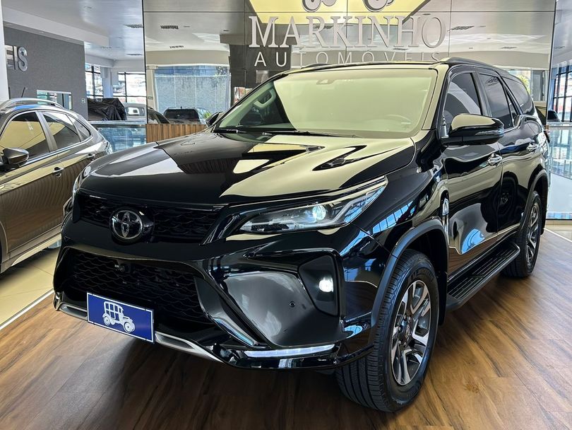 Toyota Hilux SW4 SRX Plat. 4x4 2.8 TB Die. Aut.