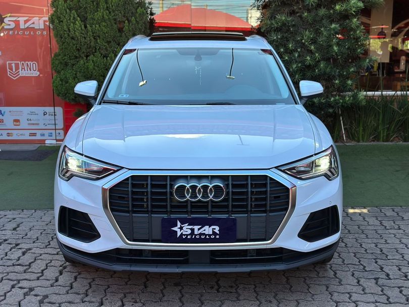 Audi Q3 Black Ed. 1.4 TFSI Flex/Black S-tron.