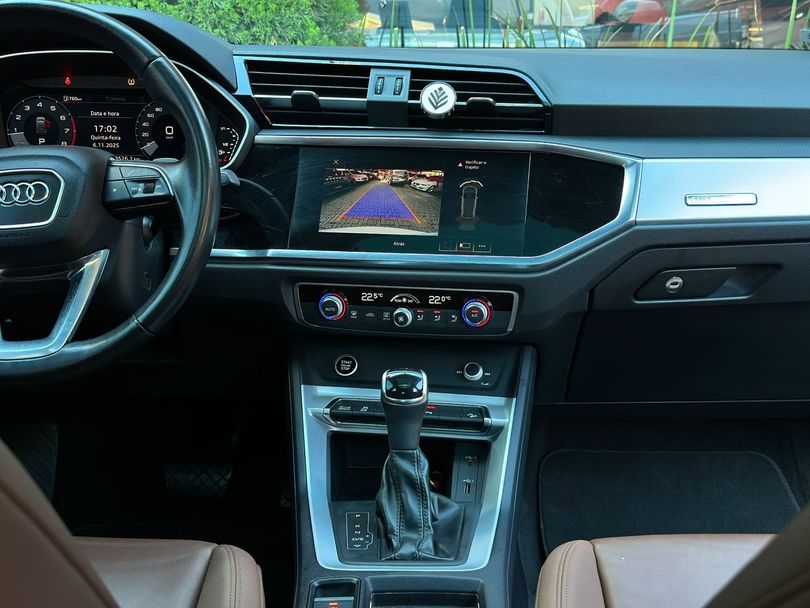 Audi Q3 Black Ed. 1.4 TFSI Flex/Black S-tron.