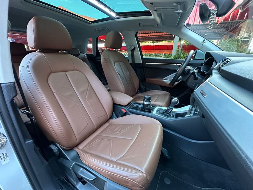 Audi Q3 Black Ed. 1.4 TFSI Flex/Black S-tron.