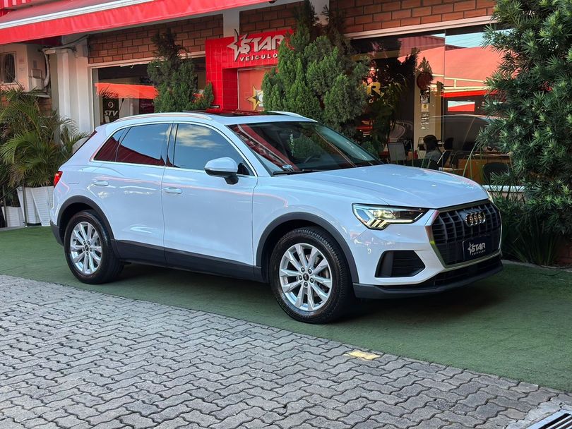 Audi Q3 Black Ed. 1.4 TFSI Flex/Black S-tron.