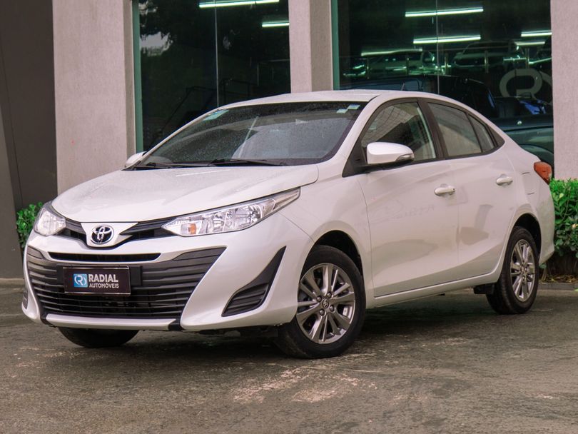 Toyota YARIS XLS Connect Sed. 1.5 Flex 16V Aut.