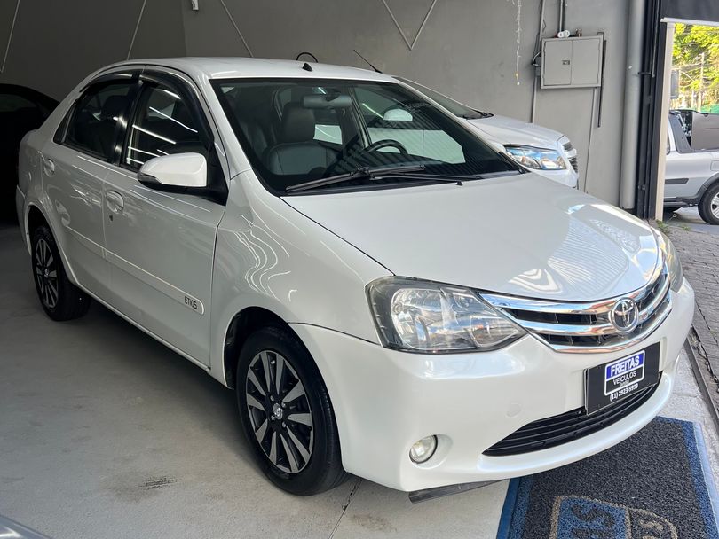 Toyota ETIOS PLATINUM Sed. 1.5 Flex 16V 4p Mec.