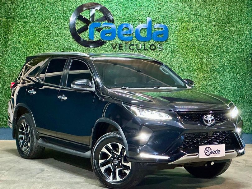 Toyota Hilux SW4 SRX Diamo. 4x4 2.8 TB Die Aut.