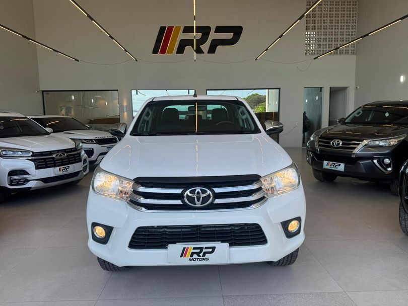 Toyota Hilux CD 4x4 2.8 Diesel Mec.