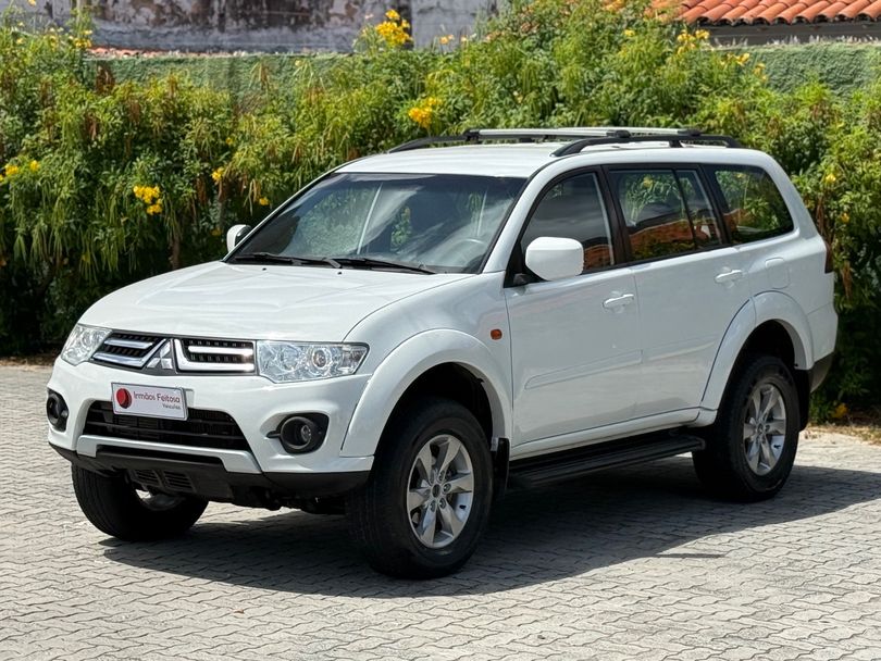 Mitsubishi Pajero DAKAR 3.2 4x4 T.I. Dies. 5p Aut.