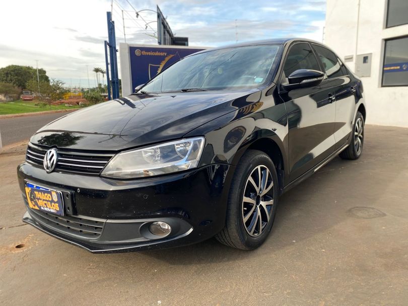 VolksWagen JETTA Comfortline 2.0 T.Flex 8V 4p Tipt.