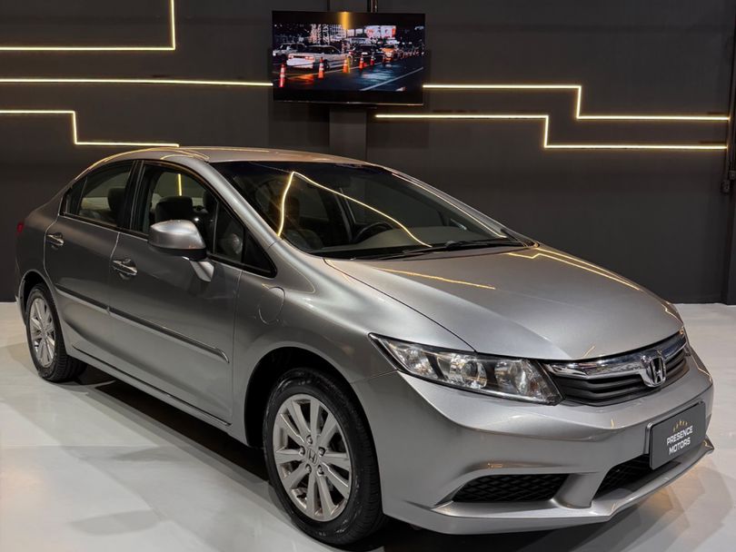 Honda Civic Sedan LXR 2.0 Flexone 16V Aut. 4p