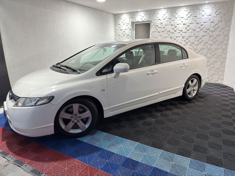 Honda Civic Sedan LXS 1.8/1.8 Flex 16V Mec. 4p