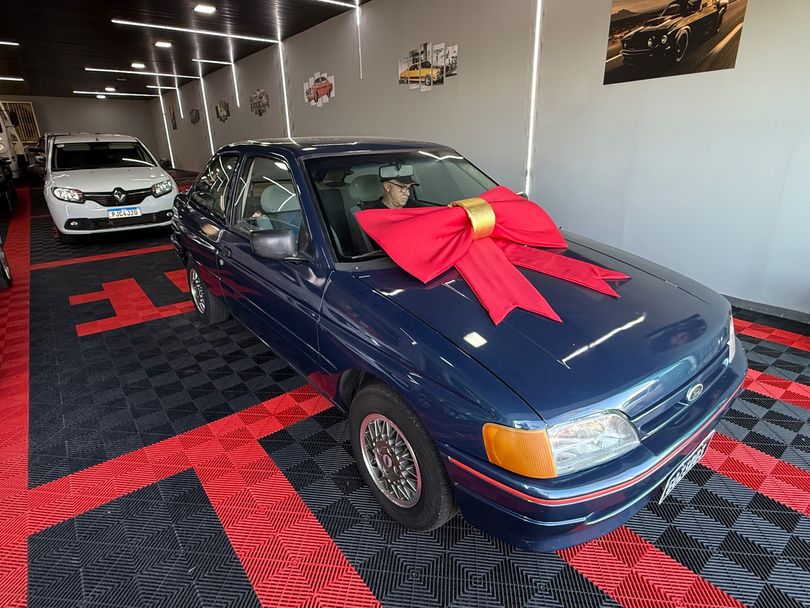 Ford Escort GLX 1.6i