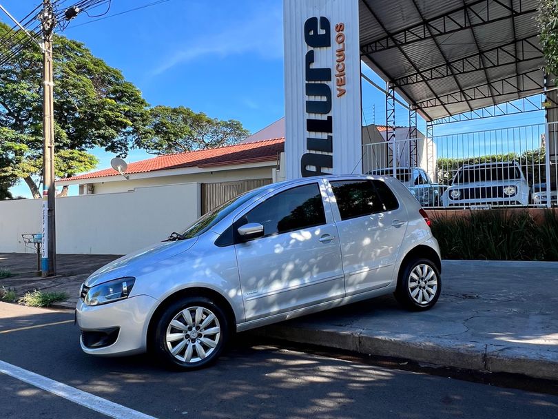 VolksWagen Fox 1.6 Mi Total Flex 8V 5p