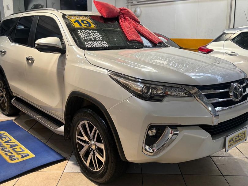 Toyota Hilux SW4 SRX 4x4 2.8 TDI 16V Dies. Aut.