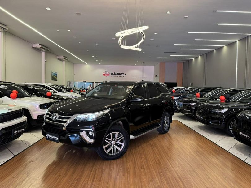 Toyota Hilux SW4 SRX 4x4 2.8 TDI 16V Dies. Aut.