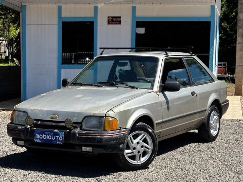 Ford Escort GL 1.6i / 1.6