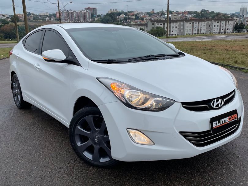 Hyundai Elantra GLS 1.8 16V Aut.